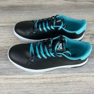 KR strikeforce women bowling shoes size 8.5 M